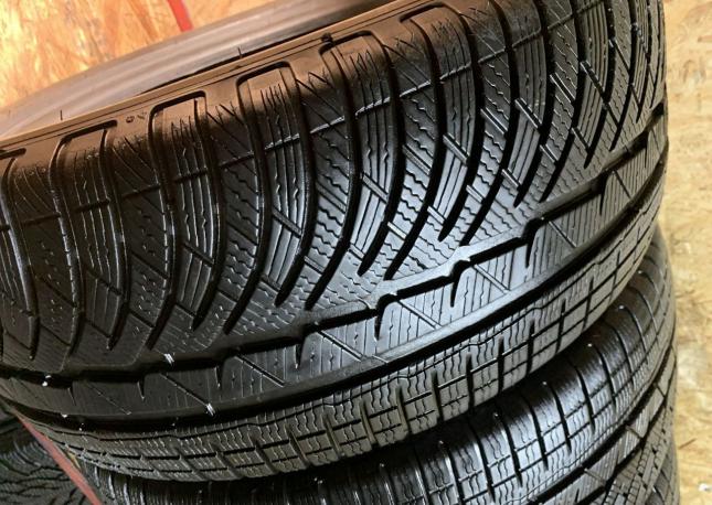 Michelin Pilot Alpin PA4 245/45 R18