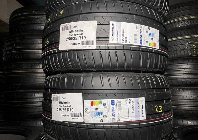 Michelin Pilot Sport 4 255/35 R19 и 285/30 R19