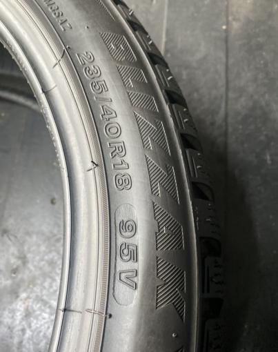 Bridgestone Blizzak LM-32C 235/40 R18