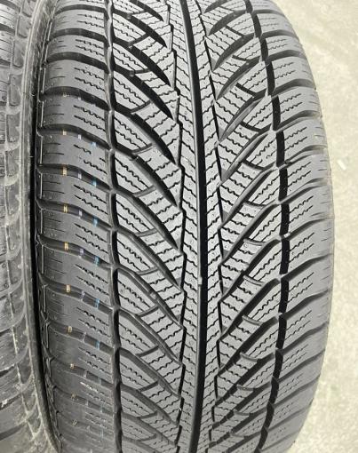 Goodyear UltraGrip 8 Performance 245/45 R18 100V