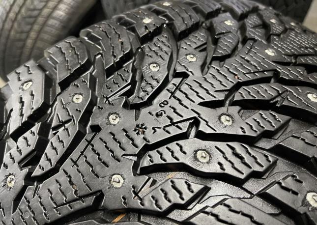 Nokian Tyres Hakkapeliitta 9 SUV 275/45 R20 110T