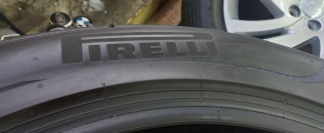 Pirelli P Zero PZ4 285/40 R19 107Y