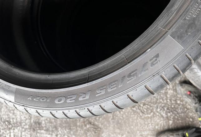 Pirelli P Zero Luxury Saloon 275/35 R20