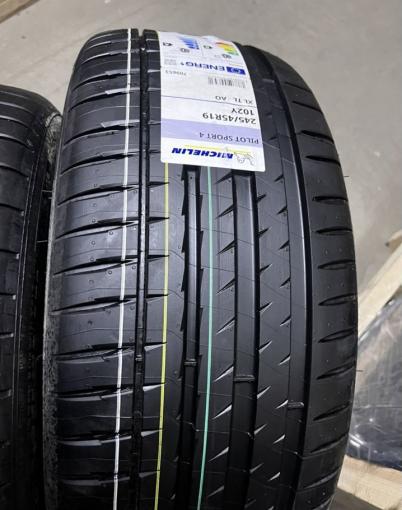 Michelin Pilot Sport 4 245/45 R19 и 275/40 R19