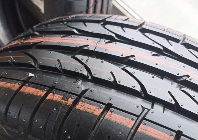 Bridgestone Dueler H/P 235/45 R19