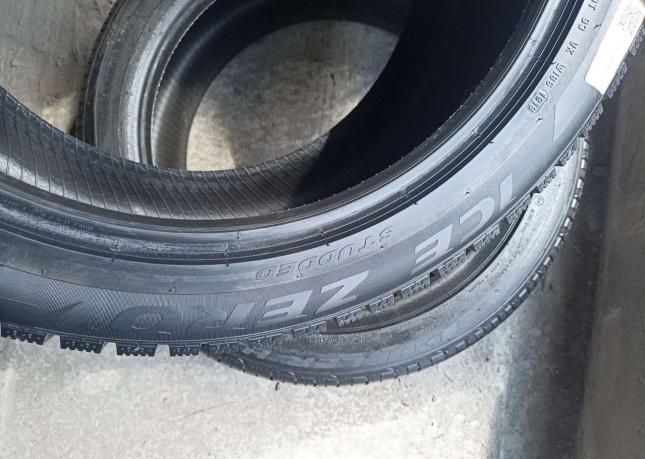 Pirelli Ice Zero 2 295/40 R21