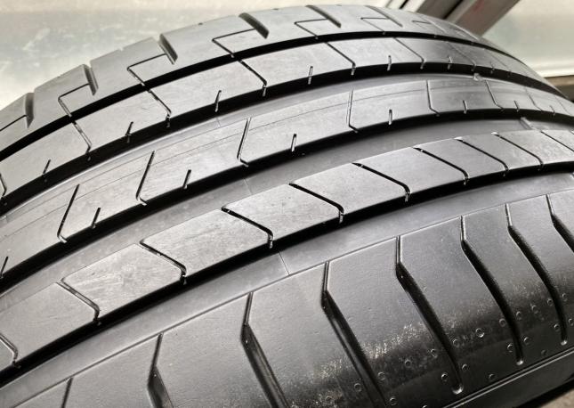 Pirelli P Zero PZ4 265/40 R22 106Y