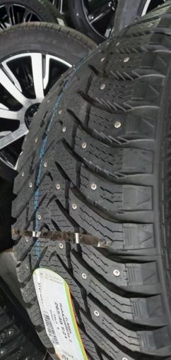 Nokian Tyres Hakkapeliitta 8 SUV 265/40 R21 105T