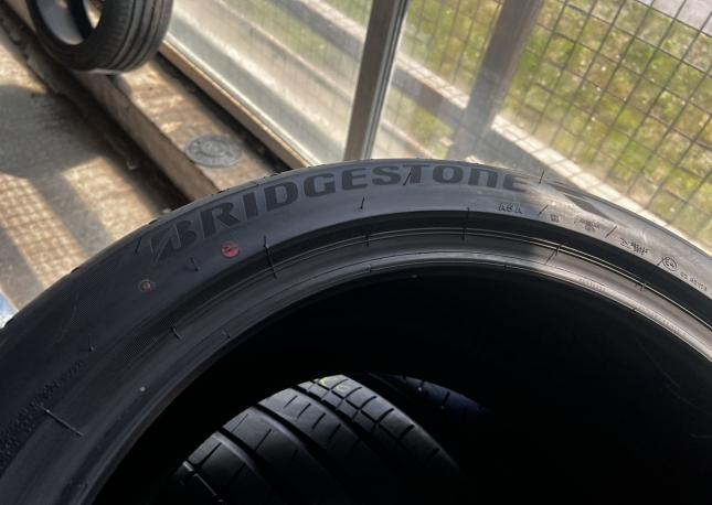 Bridgestone Potenza S007 255/40 R20 и 295/35 R20