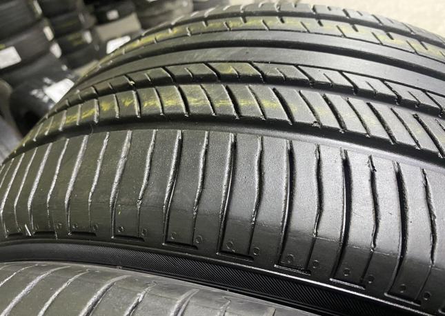 Yokohama Advan dB V552 245/45 R17