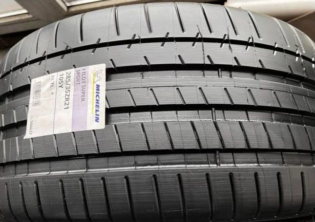 Michelin Pilot Super Sport ZP 285/35 R21 105Y