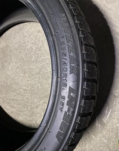 Bridgestone Blizzak LM-25 235/40 R18