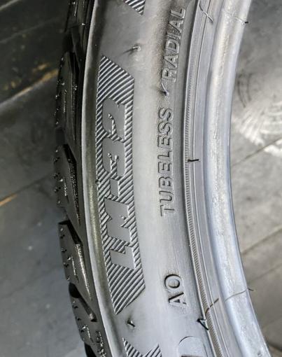 Bridgestone Blizzak LM-32 225/40 R18