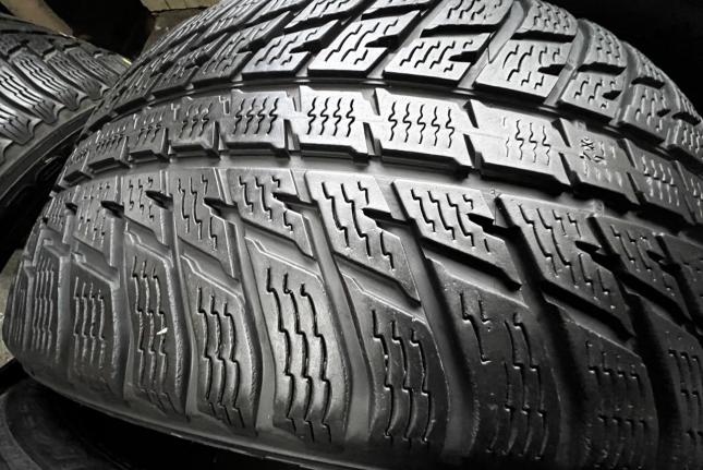 Nokian Tyres WR SUV 3 275/40 R21