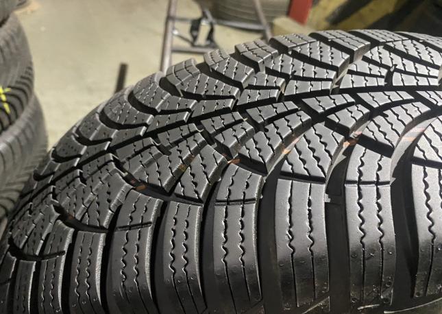 Goodyear Ultra Grip 4+ 195/60 R15