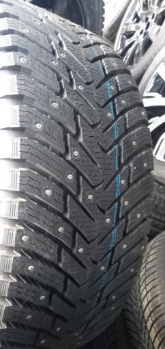 Nokian Tyres Hakkapeliitta 8 SUV 265/40 R21 105T