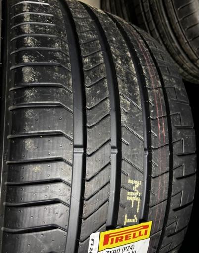 Pirelli P Zero PZ4 325/30 R23 и 285/35 R23