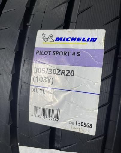 Michelin Pilot Sport 4 S Acoustic 245/35 R20 и 305/30 R20 Y