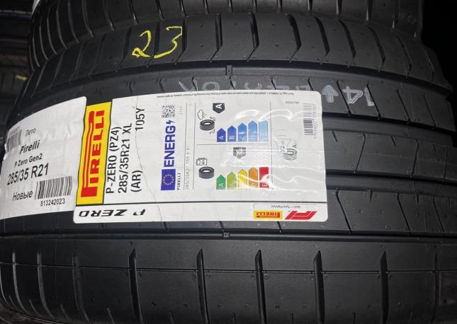 Pirelli P Zero PZ4 255/40 R21 и 285/35 R21