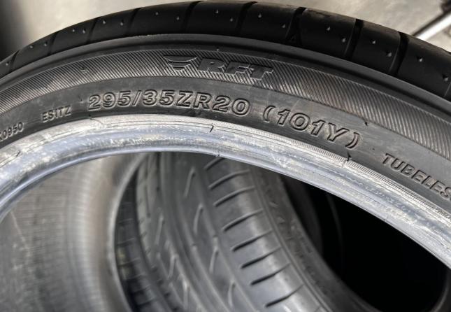 Bridgestone Potenza RE-01R 295/35 R20