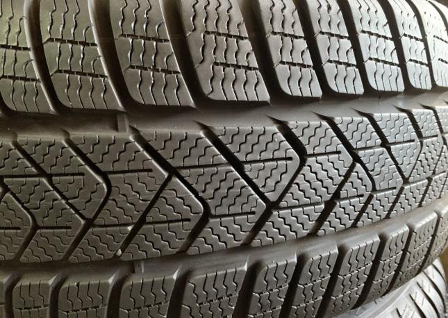 Pirelli Winter Sottozero 3 225/40 R19 и 255/35 R19