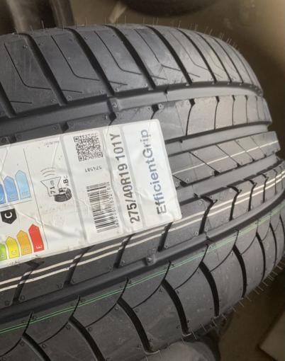 Goodyear EfficientGrip 245/45 R19 и 275/40 R19 102Y