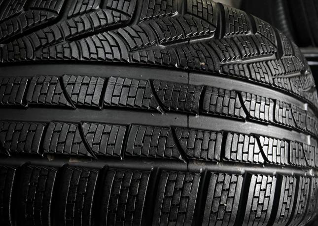 Pirelli Winter Sottozero 240 Serie II 235/40 R19