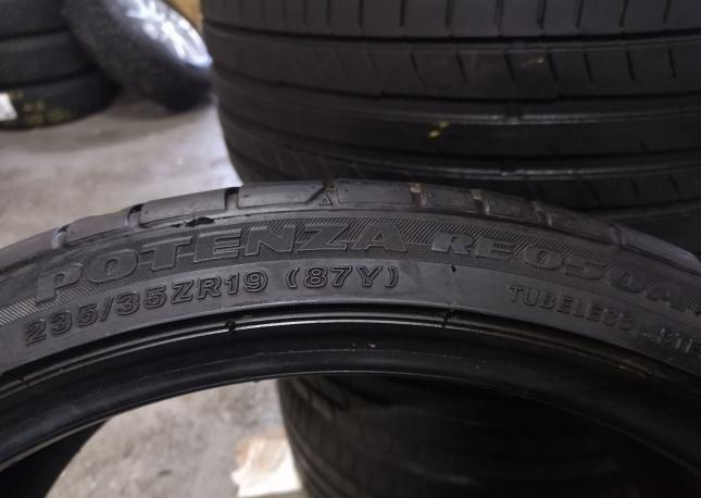 Bridgestone Potenza RE050A 235/35 R19 87Y