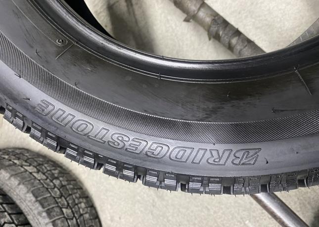 Bridgestone Blizzak VRX 215/60 R16