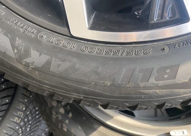 Bridgestone Blizzak DM-V2 235/55 R20 102W