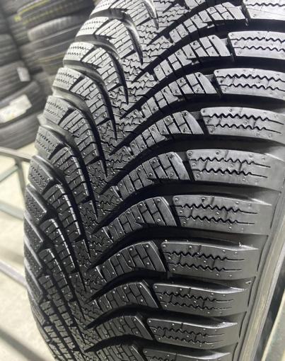 Hankook Winter I&#39;Cept RS2 W452 215/65 R15