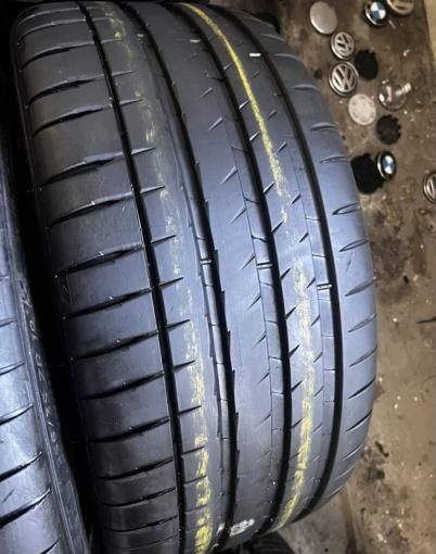 Michelin Pilot Sport 4 255/35 R19