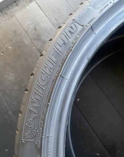 Michelin Pilot Super Sport 235/35 R19