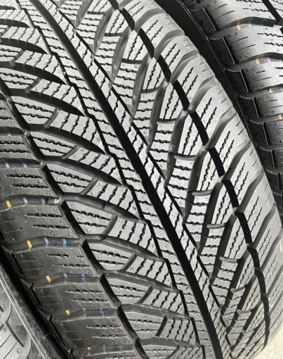 Goodyear UltraGrip 8 Performance 245/45 R18 100V