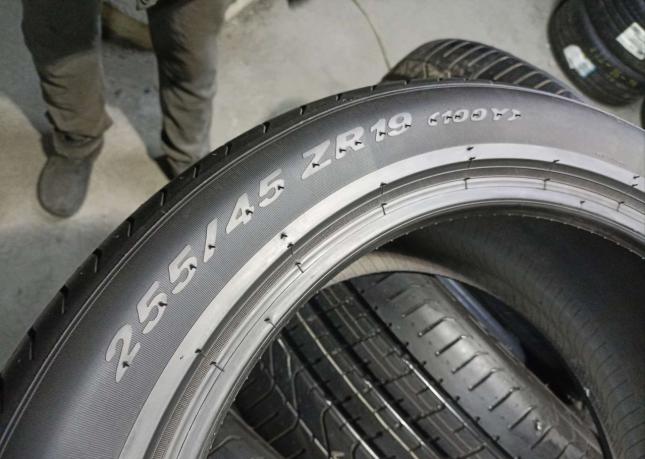 Pirelli P Zero 255/45 R19 и 285/40 R19