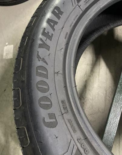 Goodyear EfficientGrip Performance 215/60 R17