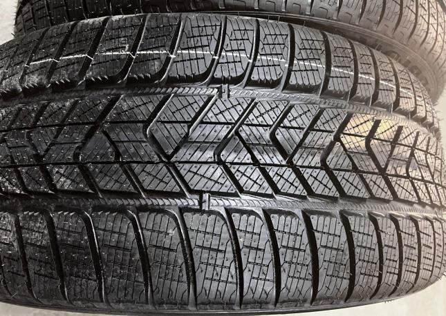 Pirelli Scorpion Winter RFT 315/35 R22