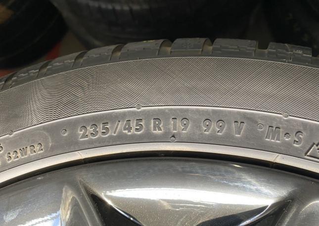 Continental ContiWinterContact TS 830 P 235/45 R19 99V