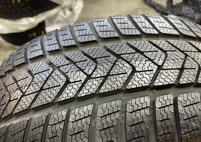 Pirelli Winter Sottozero 255/40 R20 101W