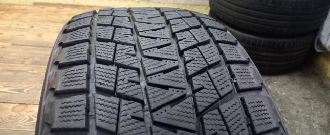 Bridgestone Blizzak DM-V1 275/40 R20 106R