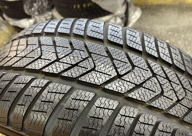 Pirelli Winter Sottozero 255/40 R20 101W