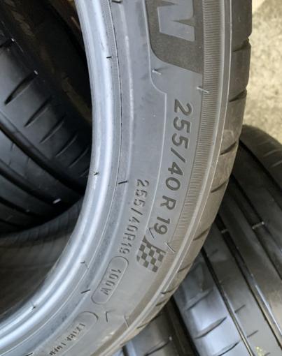 Michelin Pilot Sport 4 255/40 R19