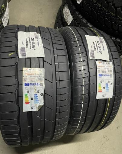 Hankook Ventus V12 Evo2 K120 255/35 R21 и 285/30 R21 Y