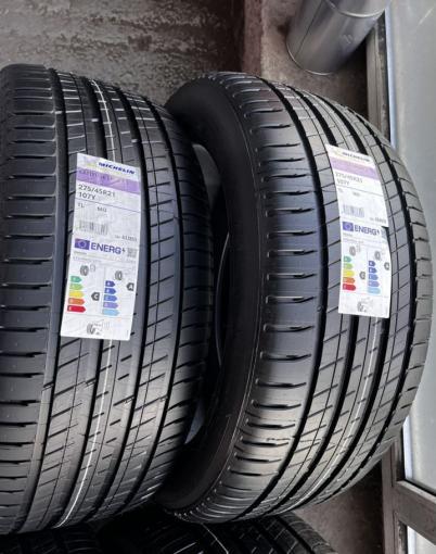 Michelin Latitude Sport 3 315/40 R21 и 275/45 R21