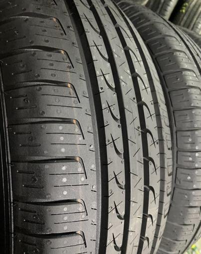 Goodyear EfficientGrip 215/60 R17