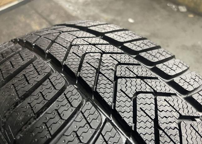 Pirelli Winter Sottozero 3 255/40 R20 101W