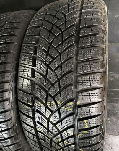 Goodyear UltraGrip Performance 215/45 R18