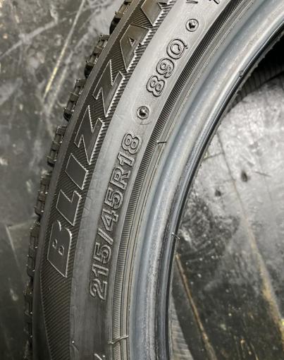 Bridgestone Blizzak VRX 215/45 R18