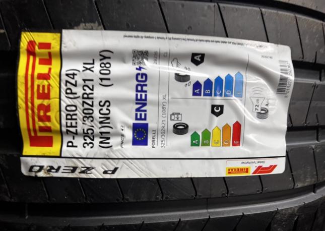 Pirelli P Zero PZ4 325/30 R21