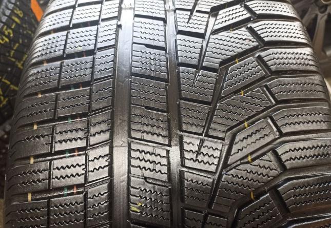 Hankook Winter I&#39;Cept Evo2 W320A SUV 285/45 R21